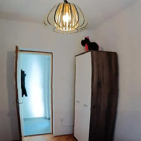 Apartmaji 2 *